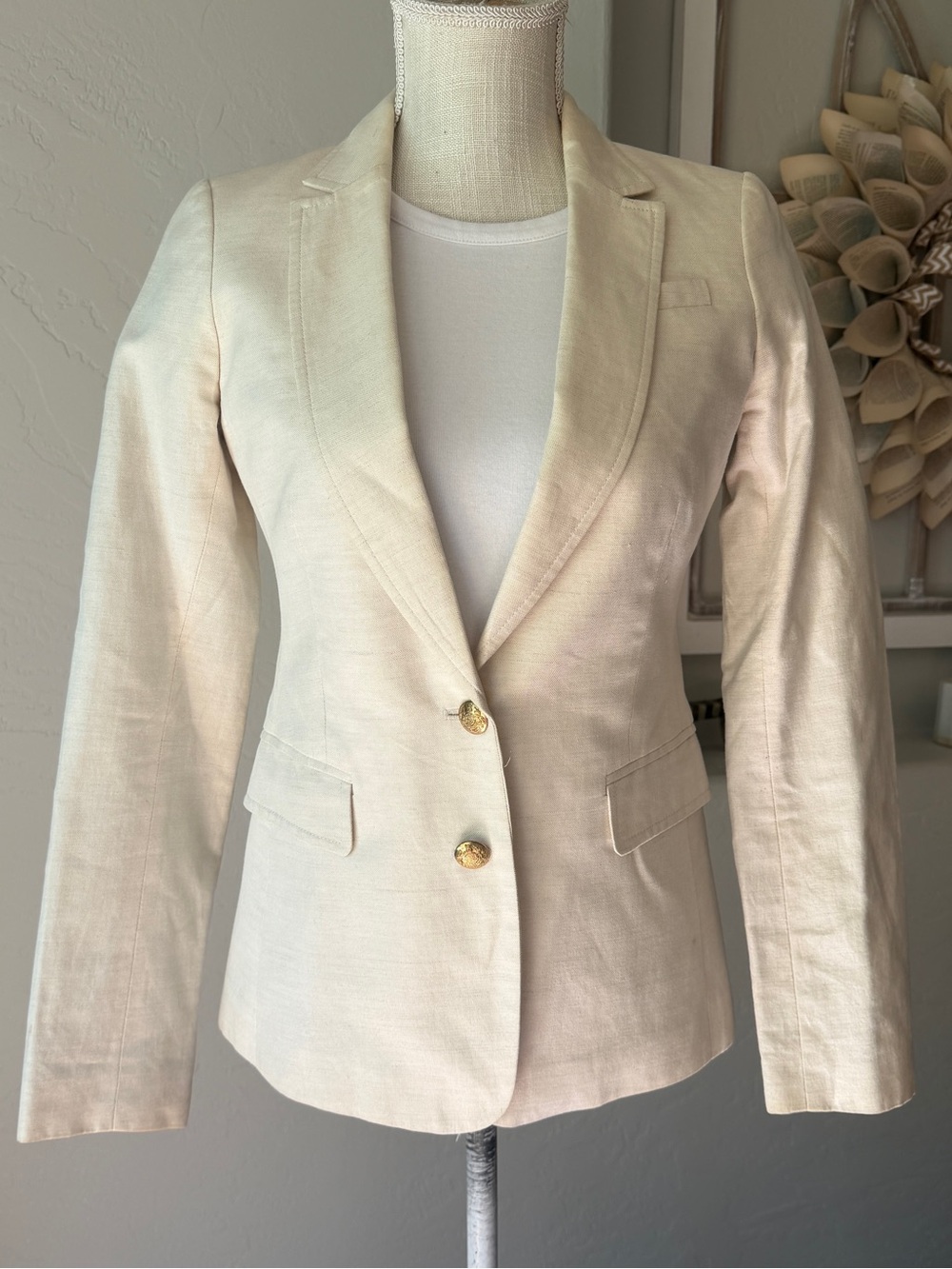 Banana Republic Women's Linen Blend Ivory Tailored Two Buttons Blazer Jacket 0
